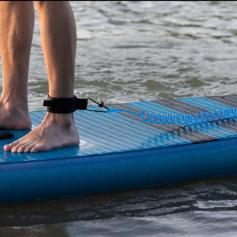 Новый поводок для щиколотки Su – обзор и цена Paddle Board Leash Coiled
